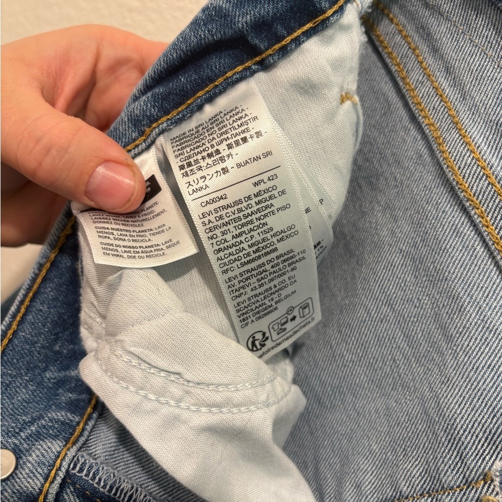 Levi's Blue Denim Jeans with White Stitching High-Rise Wide Leg Size 31 - Picture 6 of 10